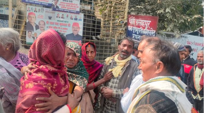 Prayagraj Accident : तालाब में डूबने से एक युवक समेत चार बच्चों की मौत, परिजनों में मचा कोहराम