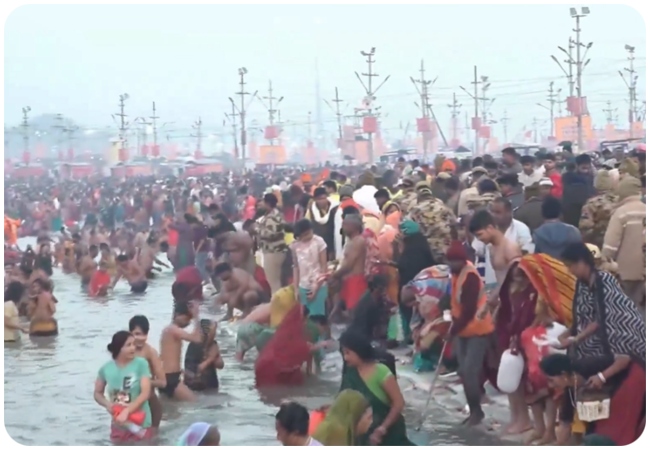 Prayagraj Magh Mela : बसंत पंचमी पर उमड़ी श्रद्धालुओं की भारी भीड़, सुबह 8 बजे तक 1 करोड़ से ज़्यादा लोगों ने लगाई आस्था की डुबकी