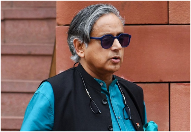 केरल विधानसभा चुनाव में यूडीएफ कैंपेन का नेतृत्व करेंगे शशि थरूर, खरगे-राहुल से मुलाकात के बाद मिली बड़ी जिम्मेदारी