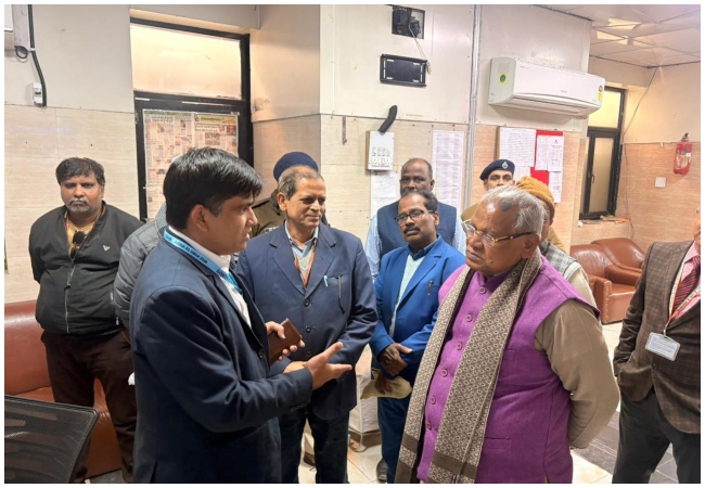 ट्रेन में बिहारी यात्रियों की हालत देख केंद्रीय मंत्री को आया गुस्सा, बजट से ठीक पहले रेल मंत्रालय से की बड़ी मांग