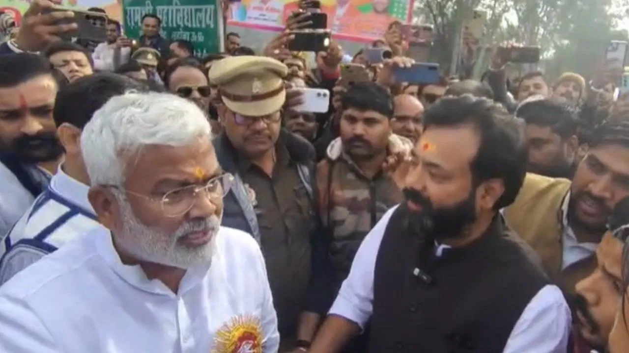 Video-महोबा में पानी और सड़क पर हुए संग्राम ने खोली जल जीवन मिशन की पोल, बीजेपी विधायक बृज भूषण राजपूत, बोले-आपकी योजना हो गई विफल