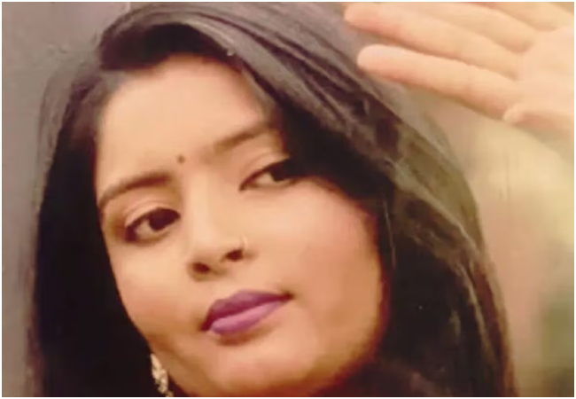 मॉडल पत्नी को पति ने मजाक में कहा 'बंदरिया', आहत होकर घर में फांसी लगाकर समाप्त कर ली जीवन लीला