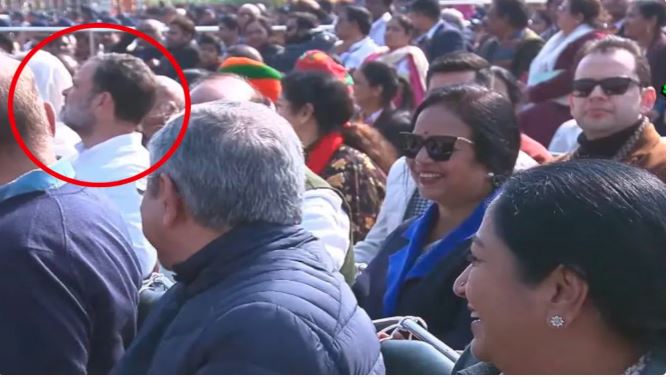 गणतंत्र दिवस की परेड में राहुल गांधी को पिछली कतार में बैठाया गया तो मचा बवाल ; कांग्रेस बोली – ‘नेता विपक्ष के साथ ऐसा व्यवहार…’