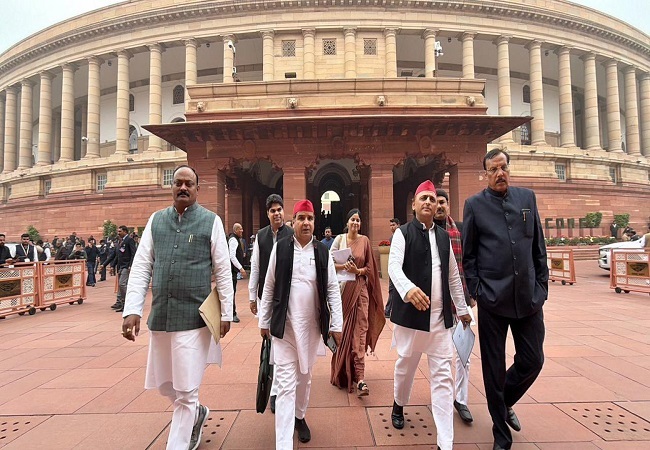 India-US Deal : अखिलेश यादव का मोदी सरकार पर बड़ा वार, बोले-'भाजपा हटाओ और खेत, किसानी, किसान बचाओ'