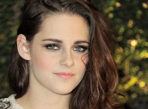 Hollywood actress Kristen Stewart : हॉलीवुड स्टार क्रिस्टन स्टीवर्ट छोड़ेंगी अमेरिका,कहा- ट्रंप युग में यहां काम करना मुश्किल