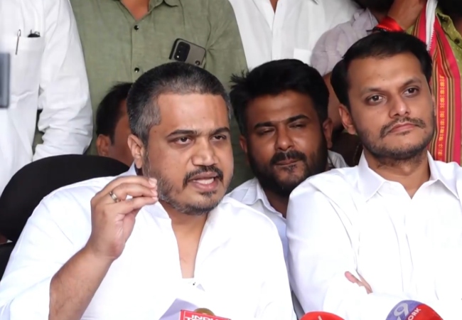 Ajit Pawar Plane Crash : रोहित पवार ने बारामती पुलिस से किया संपर्क, VSR वेंचर्स के खिलाफ FIR दर्ज न होने पर जाहिर की नाराजगी