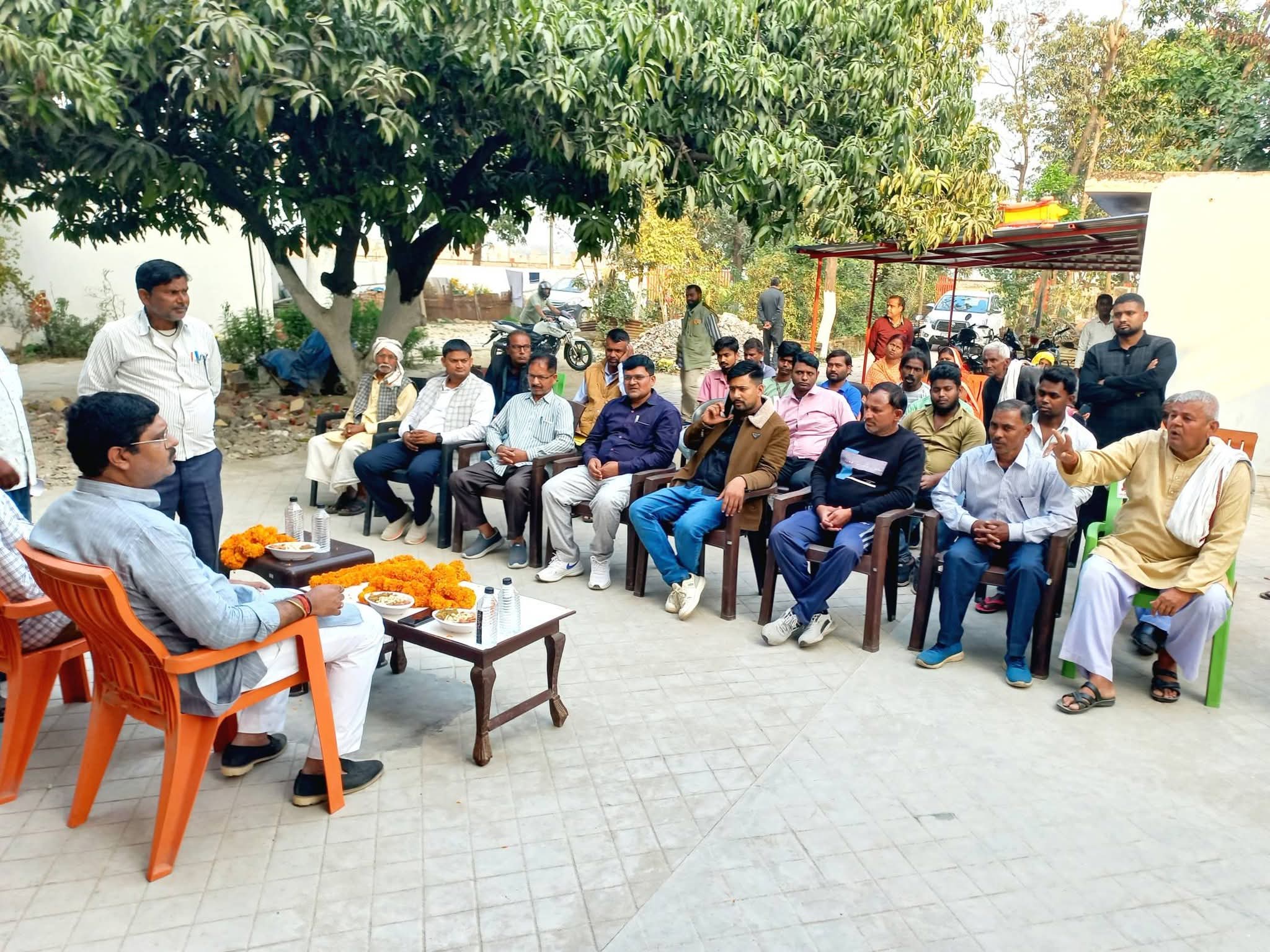 नौतनवा में विधायक ऋषि त्रिपाठी का जनसम्पर्क: पानी–सड़क की समस्याएँ होंगी प्राथमिकता, व्यापारियों ने उठाए सुरक्षा व जाम के मुद्दे