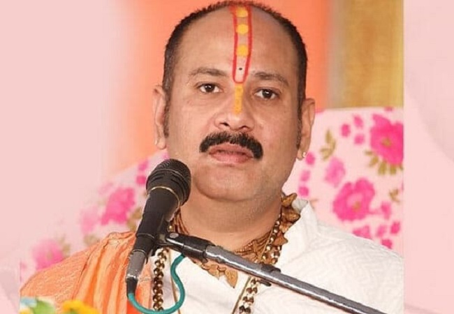 प्रसिद्ध कथावाचक पंडित प्रदीप मिश्रा के कथा के दौरान महिला की मौत, महोत्सव में श्रद्धालुओं की उमड़ी थी भीड़