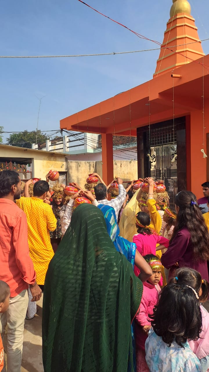 हनुमान जी की प्राण प्रतिष्ठा हेतु निकली भव्य कलश यात्रा, उमड़ा श्रद्धालुओं का सैलाब