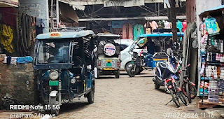 सोनौली बॉर्डर पर ई-रिक्शा चालकों की दबंगई चरम पर, नियम ध्वस्त—पुलिस की कार्रवाई पर उठ रहे सवाल