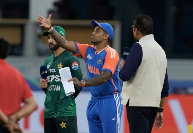 भारत बनाम पाकिस्तान मैच पर बारिश का भारी संकट, मुकाबला रद्द या देरी से हो सकता है शुरू