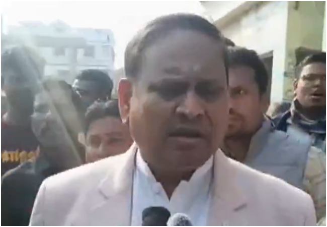 'हुमायूं हम आएंगे, बाबरी फिर से गिराएंगे...' मुर्शिदाबाद में बनने वाली मस्जिद के खिलाफ लखनऊ में लगे पोस्टर