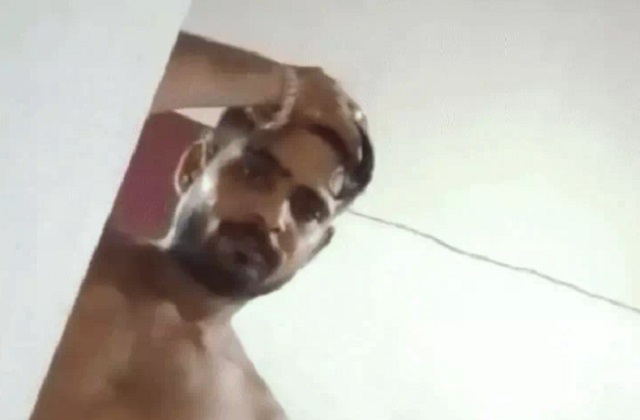 हैवान पति ने लीक किया पत्नी का 13 मिनट 14 सेकेंड का प्राइवेट वीडियो, मचा बवाल, दहेज के लिए हथियार लेकर पहुंचा ससुराल