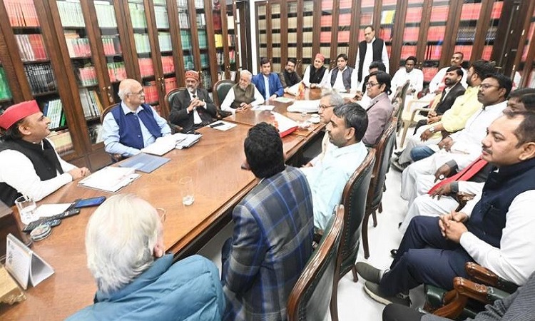 भाजपा सरकार में देश दिशाविहीन है, शिक्षा और स्वास्थ्य का क्षेत्र पूरी तरह से हो गया बर्बाद: अखिलेश यादव