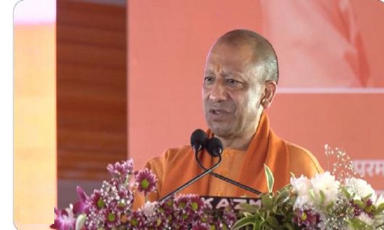 जो भी सुरक्षा में बाधक बनेगा कानून उसको ऐसा मजा चखाएगा कि उसकी आने वाली सात पीढ़ियां याद करेंगी: सीएम योगी