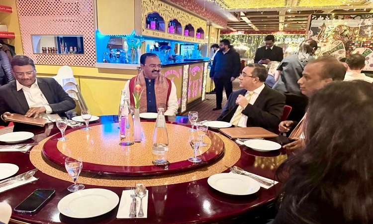 उप मुख्यमंत्री केशव प्रसाद मौर्य ने न्यूरेम्बर्ग में भारतीय राजदूत के साथ उत्तर प्रदेश के विकास पर की चर्चा