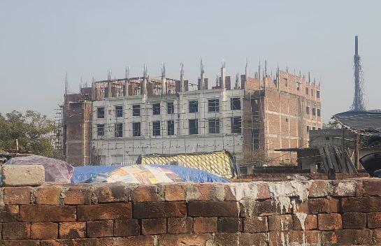 मुरादाबाद में नक्शे की अवधि समाप्त होने के बाद भी धड़ल्ले से चल रहा होटल निर्माण, MDA अधिकारियों की भूमिका संदिग्ध