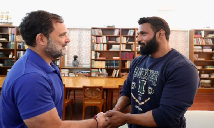 दीपक ने हमारे तिरंगे और संविधान की रक्षा की है, इससे बड़ी देशभक्ति नहीं होती : राहुल गांधी