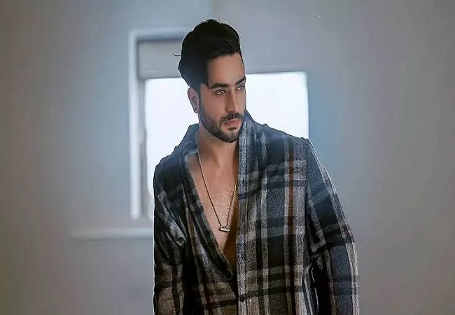 मशहूर यूट्यूबर अनुराग डोभाल के समर्थन में एक्टर एली गोनी, UK07 रायडर के नाम से चलाते है यूट्यूब, किया था आत्महत्या का प्रयास