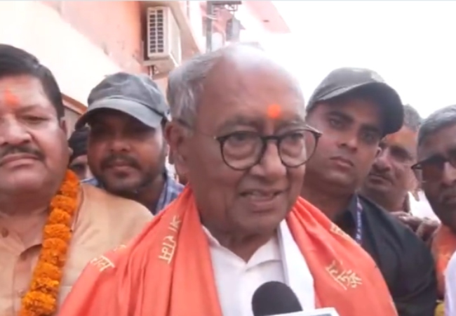 कांग्रेस नेता दिग्विजय सिंह पहुंचे अयोध्या, राहुल गांधी कब आएंगे? पूछने पर दिया ये जवाब