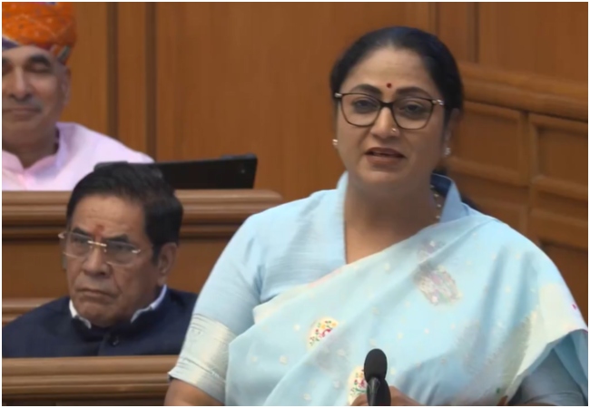 Delhi Budget 2026-27 Live : सीएम रेखा गुप्ता ने पेश किया 1 लाख करोड़ का बजट, 21 फीसदी पर्यावरण संरक्षण पर होगा खर्च