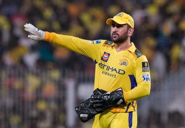 CSK की बढ़ी मुश्किलें! MS धोनी एक-दो मैच नहीं, आईपीएल 2026 के फर्स्ट हाफ से बाहर