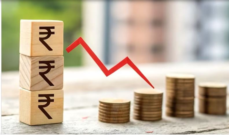 Dollar vs Rupee : पश्चिम एशिया की जंग में रुपया बेदम, डॉलर के मुकाबले टूटकर रिकॉर्ड लो 94.93 पर पहुंचा, अब और कितना गिरेगा?