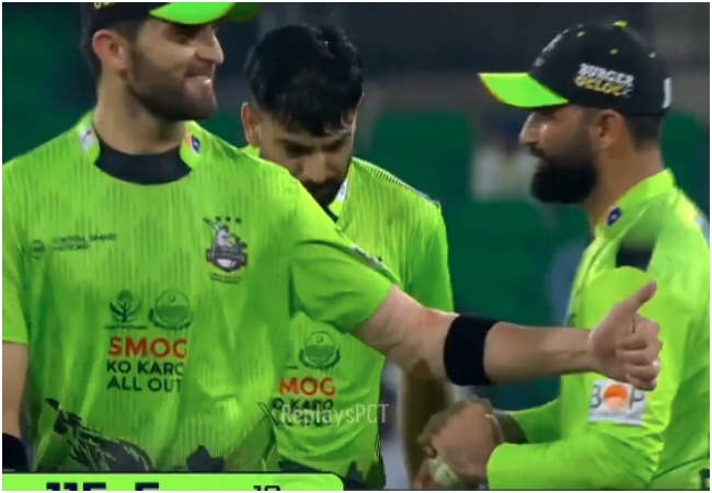 PSL में बॉल टेम्परिंग करते पकड़ा गया था पाकिस्तान का सीनियर प्लेयर, दो मैचों के लिए लगा बैन