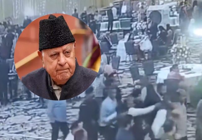 Farooq Abdullah Firing : शादी समारोह में फारूक अब्दुल्ला पर फायरिंग की कोशिश, बाल-बाल बचे जम्मू-कश्मीर के पूर्व सीएम