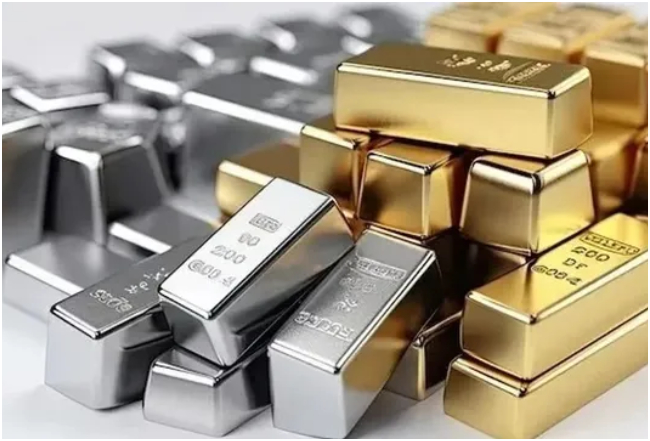 Gold-Silver Price Crash : 24 हजार से ज्यादा टूटा सोना, चांदी 2 लाख की कीमत पहुंची और अब कितना गिरेगा भाव?