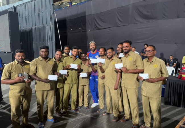 हार्दिक पांड्या ने अपना वादा निभाकर जीत फैंस का दिल, वानखेड़े के ग्राउंडस्टाफ को दिये 10-10 लाख रुपये