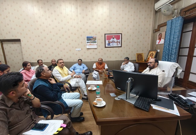 राज्य विश्वविद्यालय निर्धारित शासनादेश के अनुसार परीक्षा शुल्क लें , नहीं तो होगा एक्शन : उच्च शिक्षा मंत्री योगेन्द्र उपाध्याय