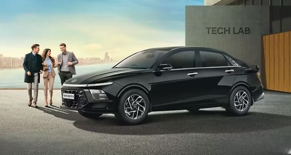 Hyundai Verna Facelift 2026 :   हुंडई वरना भारत में लॉन्च , जानें स्पेसिफिकेशन्स, सुरक्षा फीचर्स