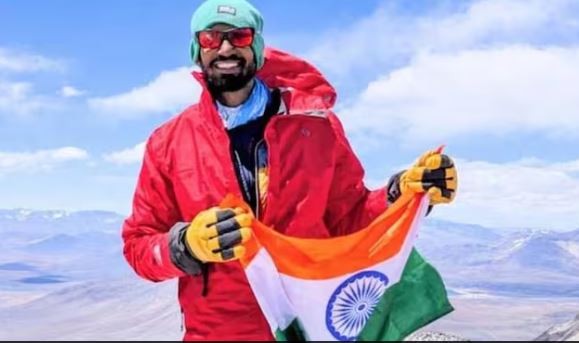 Indian climber Bhupatiraju : भारतीय पर्वतारोही भूपतिराजू ने 7 ज्वालामुखी शिखर फतह कर बनाया वर्ल्ड रिकॉर्ड, साहस के कदम से रचा इतिहास
