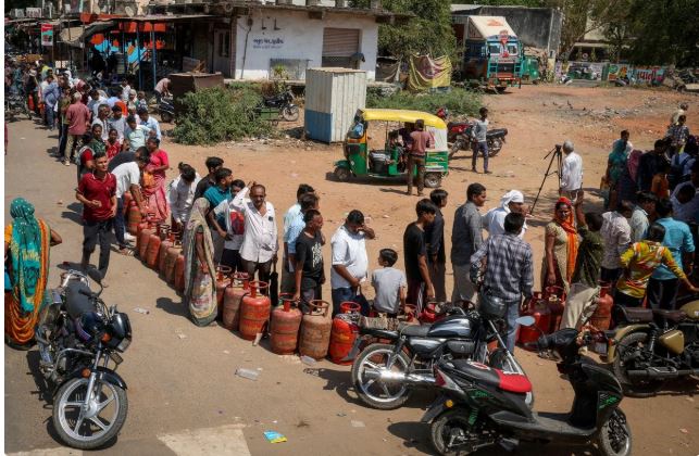 LPG बुकिंग के नियम पर सरकार दिया ये स्पष्टीकरण, गांव से लेकर शहर तक जानें कितने दिनों में मिलेगी गैस?