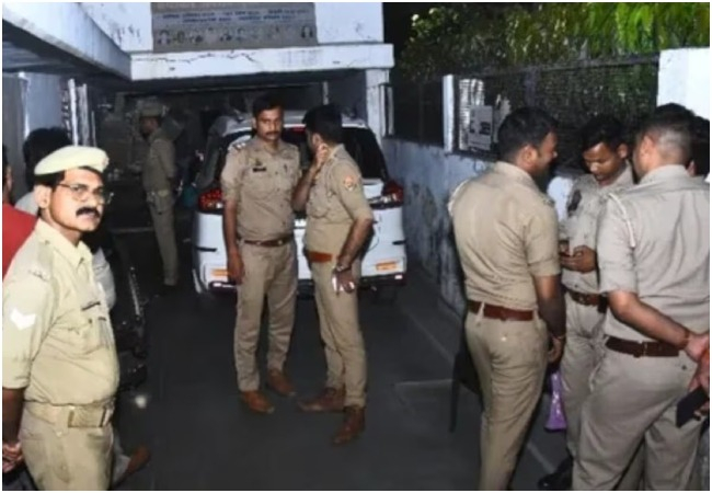 लखनऊ में लव मैरिज से नाराज ससुर ने बेटी के सामने दामाद को उतारा मौत के घाट,परिवार में मचा कोहराम