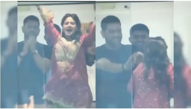 Video Viral : टी20 वर्ल्‍ड कप 2026 सेमीफाइनल में साक्षी हुई ओवर एक्साइट तो MS Dhoni ने दिया ये रिएक्‍शन...