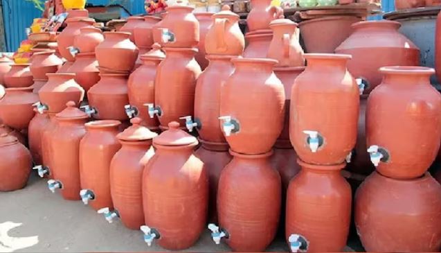 Ghade Ka Pani Peene Ke Fayde : गर्मियों में घड़े का पानी स्वास्थ्य के लिए लाभकारी है , फायदे जान आप भी करने लगेंगे सेवन