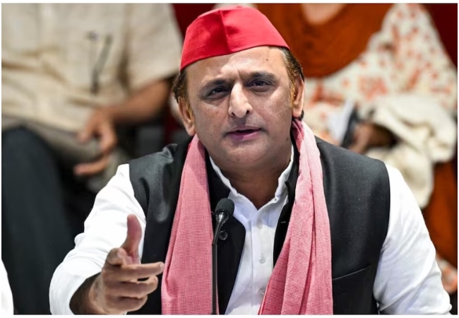 'हमारे देश की सरकार अपना रुख साफ करे कि वो जंग के साथ है या अमन के...' अखिलेश ने मिडिल ईस्ट में तनाव पर केंद्र से किया सवाल