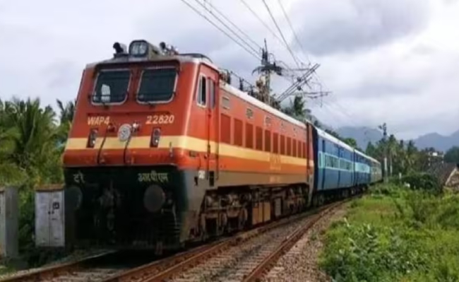 Navratri Special Train : नवरात्र पर माँ विंध्यवासिनी देवी के दर्शन हुआ आसान, लखनऊ से रोज रात एक बजे चलेगी स्पेशल ट्रेन
