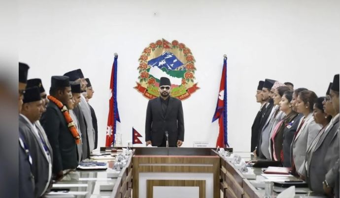 Nepal  First Cabinet Meeting :  नेपाल छात्र आंदोलन में जान गंवाने वाले 27 छात्रों के परिजनों को मिलेगी सरकारी नौकरी,  35 दिनों के अंदर नियुक्ति पत्र लेना होगा