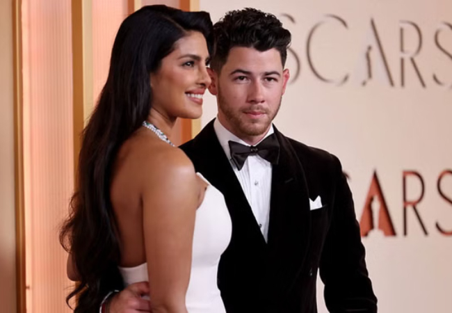 Oscar Awards Ceremony : ऑस्कर में बाल-बाल बचे निक-प्रियंका, हो सकता था ये हादसा, देखें वायरल वीडियो