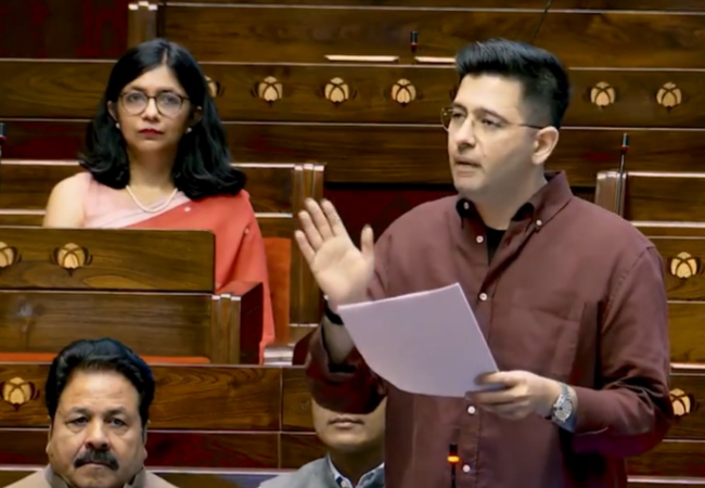 बचा हुआ इंटरनेट डाटा आधी रात को क्यों हो जाता है खत्म? सांसद राघव चड्ढा ने टेलीकॉम कंपनियों के नियमों पर उठाए सवाल