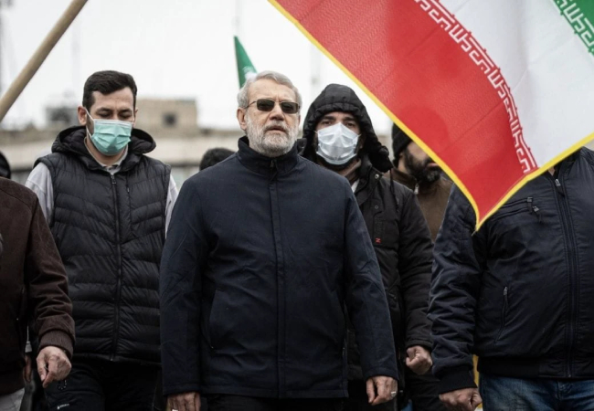 तेहरान की सड़कों पर बेखौफ घूमते दिखे ईरानी राष्ट्रपति मसूद पजेश्कियन और अली लारिजानी, न चेहरे पर खौफ, न जंग की टेंशन…