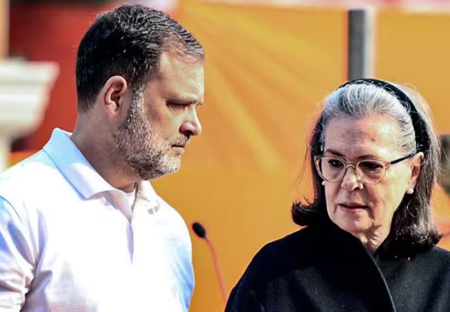 अस्पताल में भर्ती सोनिया गांधी से मिलने पहुंचे राहुल, डॉक्टर्स ने CPP चेयरपर्सन की तबीयत पर दिया बड़ा अपडेट