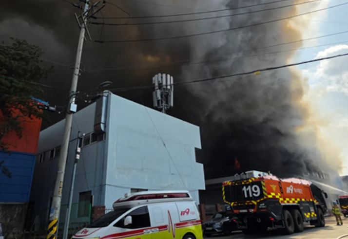 South Korea : दक्षिण कोरिया के कार पुर्जे बनाने वाले कारखाने में लगी भीषण आग ,  50 घायल