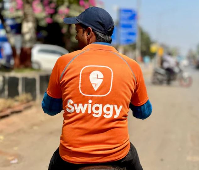 Food delivery app Swiggy : ऑनलाइन फूड डिलीवरी स्विगी ने भी बढ़ाई प्लेटफॉर्म फीस ; ये है वजह