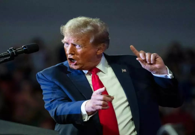 हत्या की धमकियों से बौखलाए डोनाल्ड ट्रंप, बोले-अगर मुझे खरोंच भी आई, तो हम दुनिया के नक्शे से मिटा देंगे ईरान का नाम