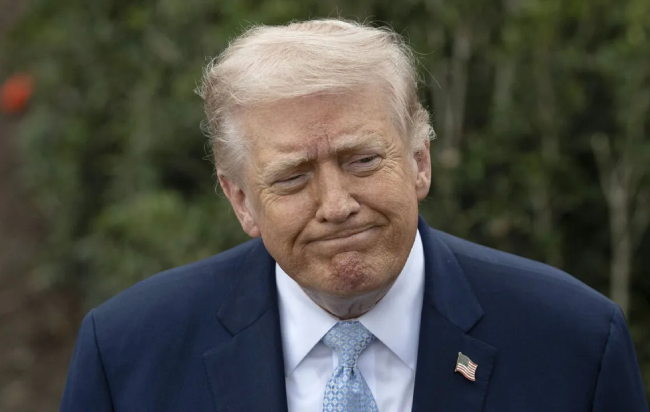 डोनाल्ड ट्रम्प की अप्रूवल रेटिंग घटकर 'माइनस 17' में पहुंची, अमेरिकी इतिहास में सबसे कम रेटिंग वाले राष्ट्रपति बने