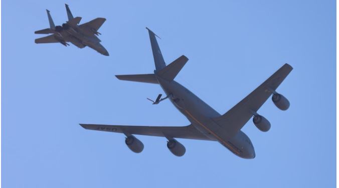 West Asia Crisis: अमेरिकी वायुसेना का KC-135 रिफ्यूलिंग टैंकर विमान पश्चिमी इराक में ​क्रैश, विमान में सवार छह क्रू सदस्य में से चार की मौत